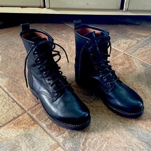 Frye Veronica Black Lace Up Combat Boot size 6.5